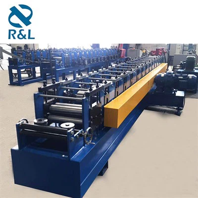 Maschine zur Herstellung von Dachblechen